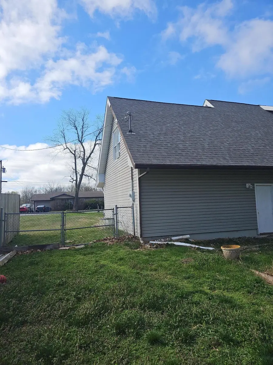 1003 E Lark Street, Ozark, MO 65721 - #3