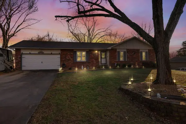 2240 W Alta Street, Springfield, MO 65810