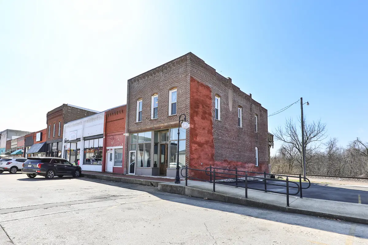 207 W Main Street, Ash Grove, MO 65604 - #1