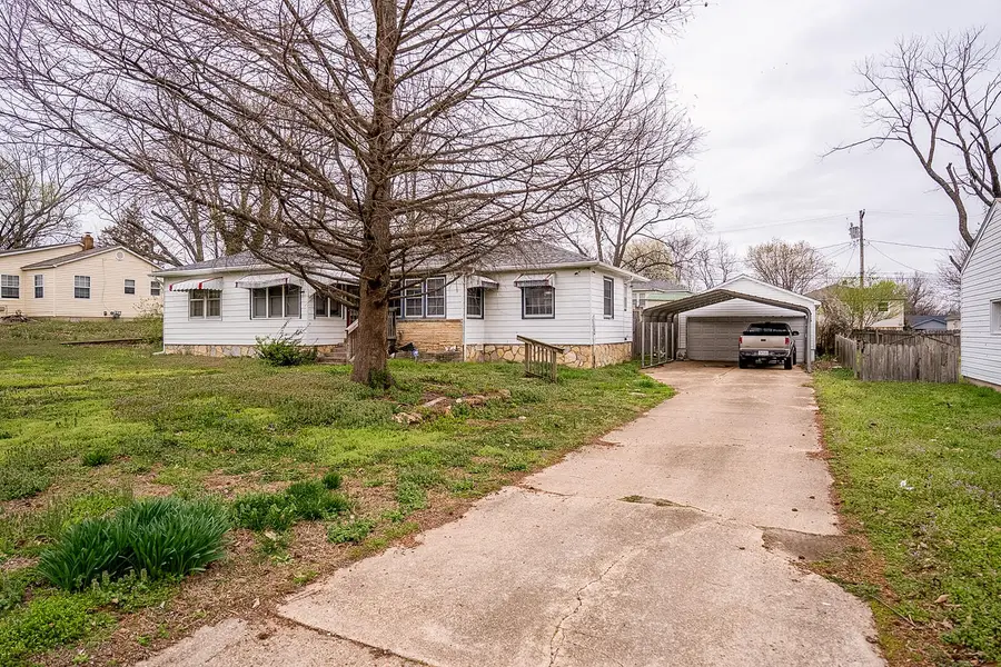 1011 W 2nd Street, West Plains, MO 65775 - #2