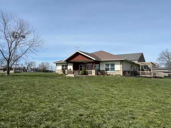 8708 Fr 2140, Cassville, MO 65625