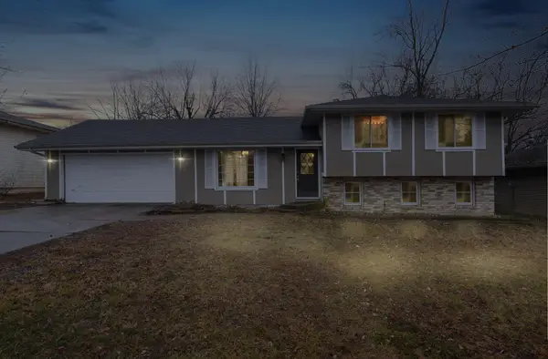 2516 W Blackburn Drive, Springfield, MO 65807