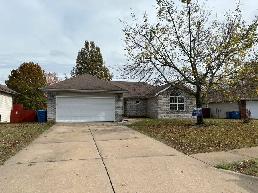 424 S Southgate Drive, Nixa, MO 65714 - #2
