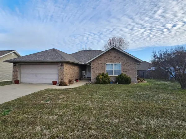 206 Prairie Lane, Monett, MO 65708