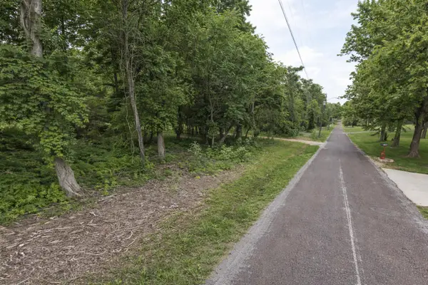 2541 N Eldon Avenue, Springfield, MO 65803