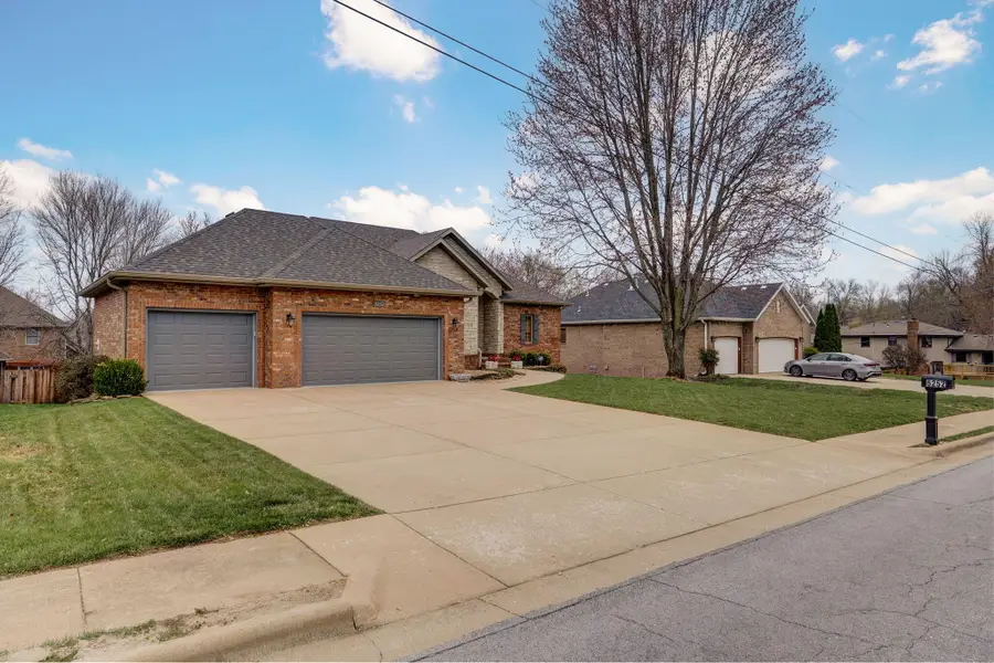 5252 S Holland Avenue, Springfield, MO 65810 - #2