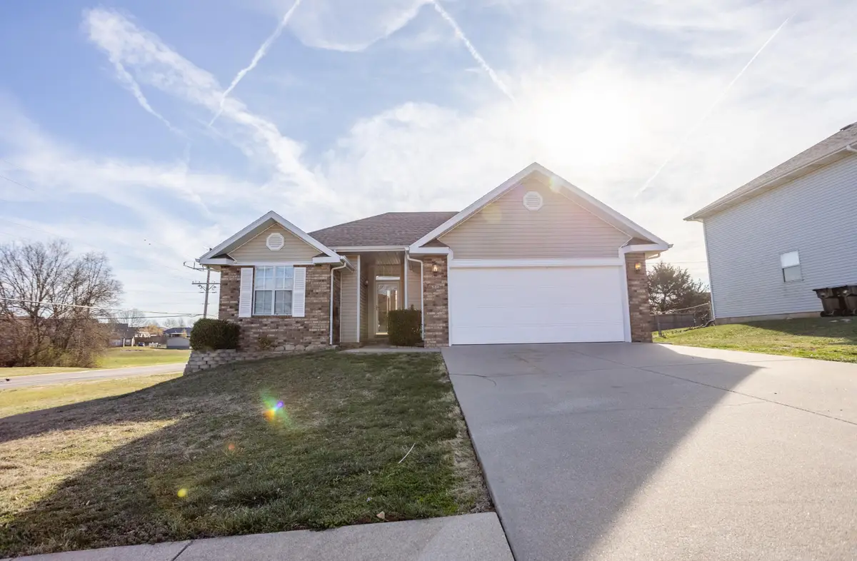 580 N Lynette Avenue, Republic, MO 65738 - #1
