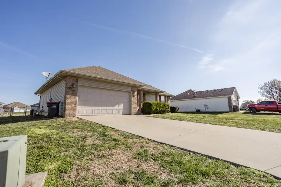 607 W Osage Street, Clever, MO 65631 - #2