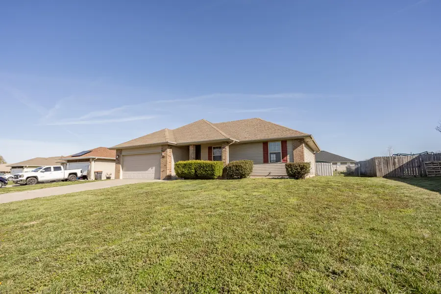 607 W Osage Street, Clever, MO 65631 - #3