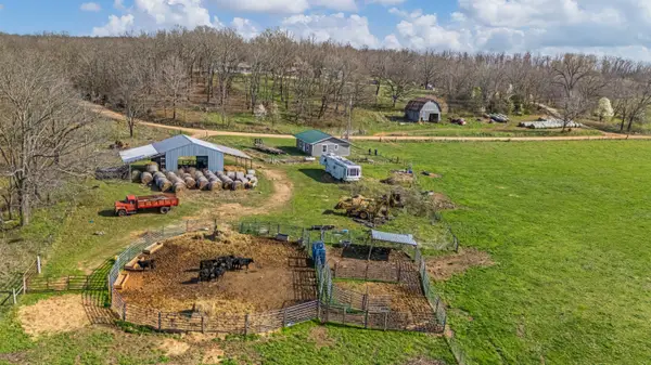 1499 County Road 380, Koshkonong, MO 65692