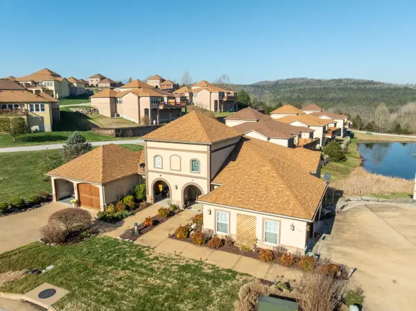 157 N Tuscany Drive, Hollister, MO 65672