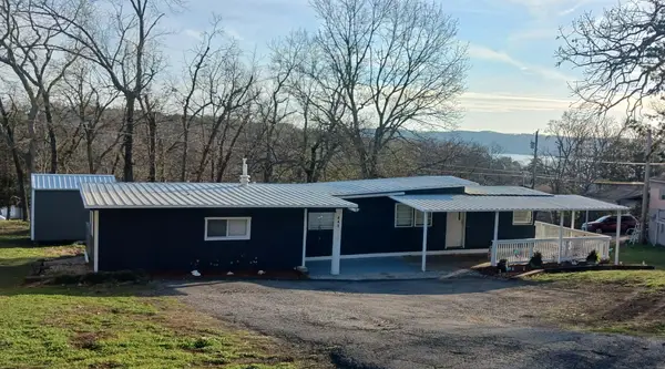 448 Corewood Lane, Reeds Spring, MO 65737