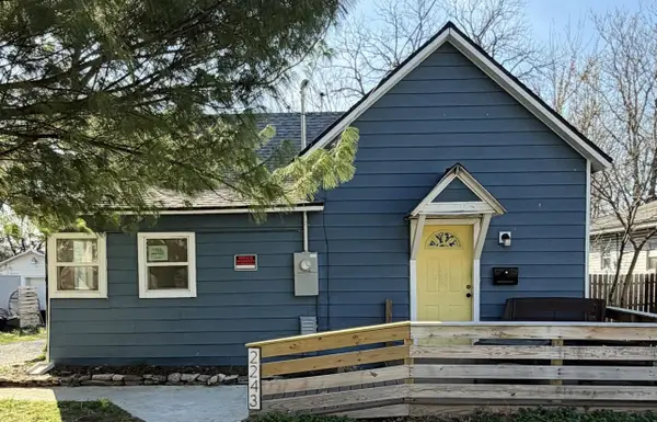 2243 N Taylor Avenue, Springfield, MO 65803