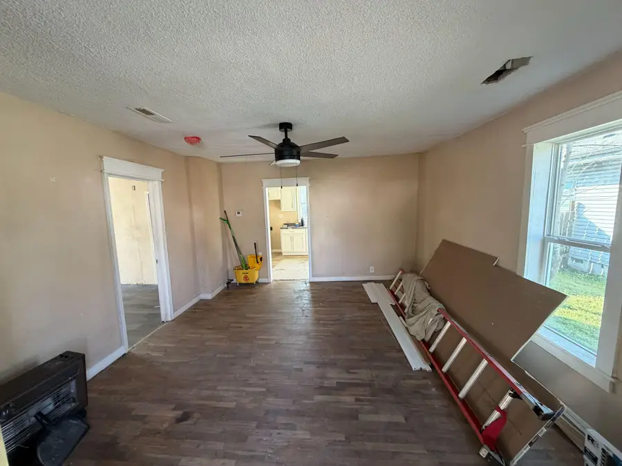 2243 N Taylor Avenue, Springfield, MO 65803 - #2