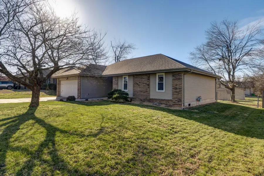 2672 W Village Terrace, Springfield, MO 65810 - #3