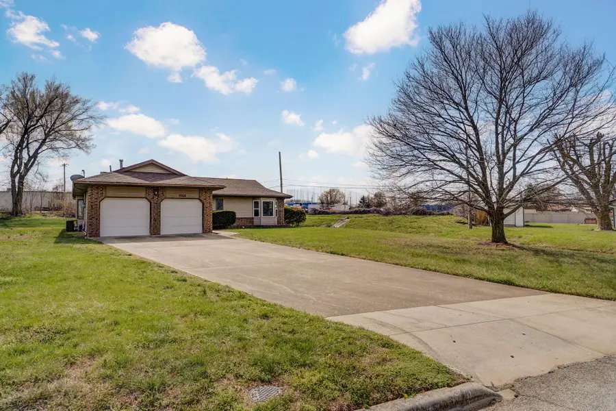 2268 E Parkwood Street, Springfield, MO 65803 - #3