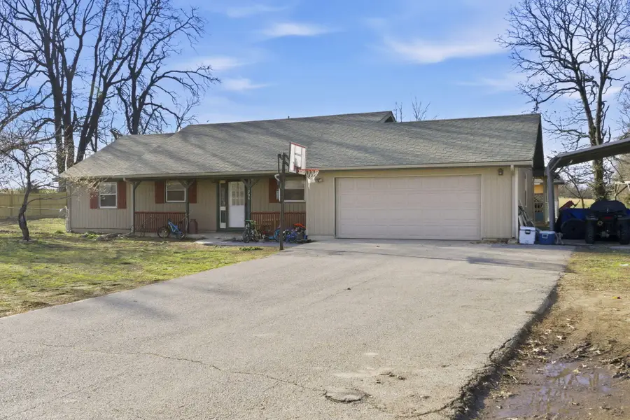 206 Plum Street, Sparta, MO 65753 - #2