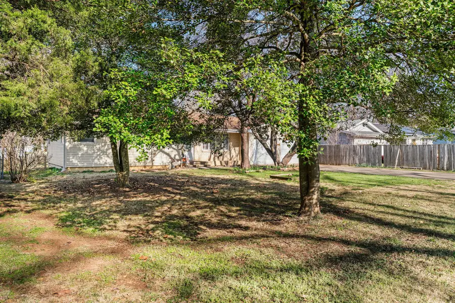 707 N Lone Pine Avenue, Springfield, MO 65802 - #3