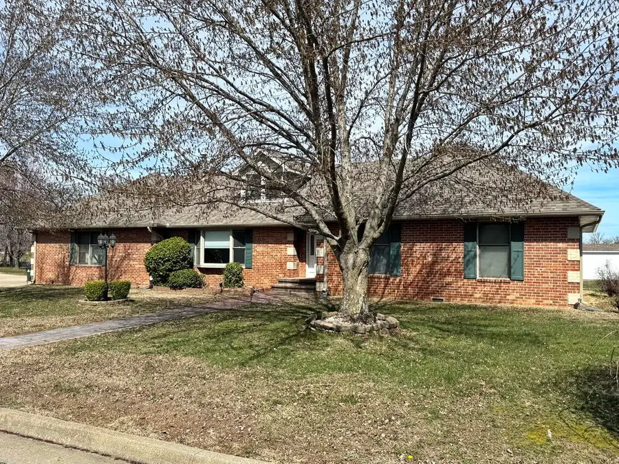 2004 N Lynn Street, Nevada, MO 64772 - #3