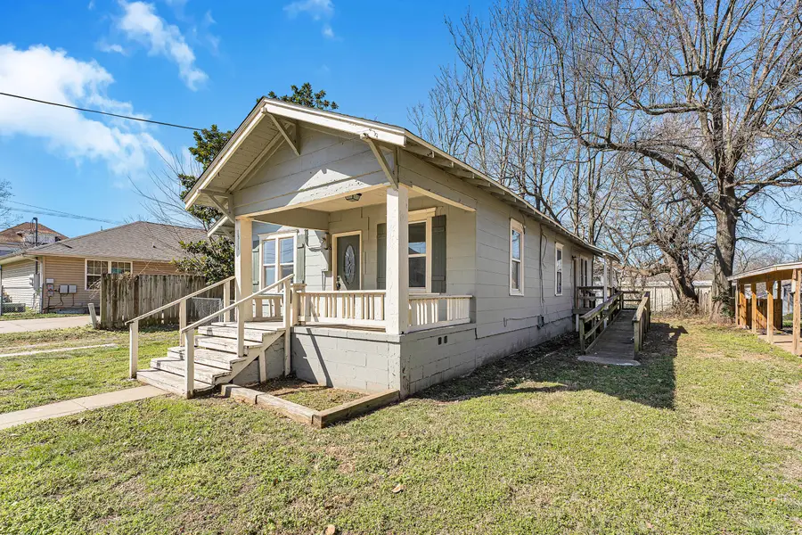 1511 N Lyon Avenue, Springfield, MO 65803 - #3