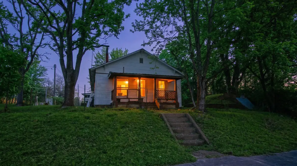 510 W 4th Street, Willow Springs, MO 65793 - #1