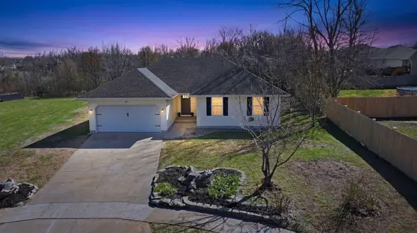 3951 W Ildereen Street, Springfield, MO 65807