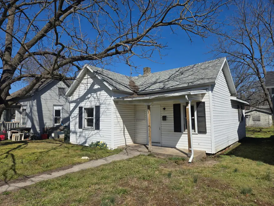 213 W College Street, Aurora, MO 65605 - #3