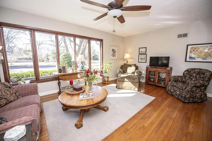 1140 S Weller Avenue, Springfield, MO 65804 - #3