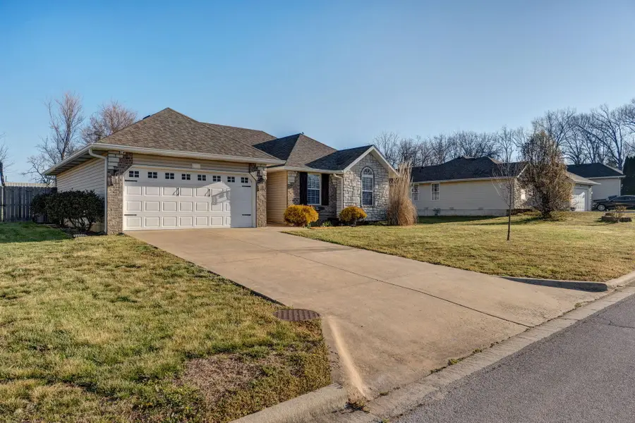 1109 W Scenic Hills Drive, Nixa, MO 65714 - #3