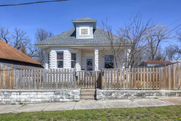 1017 W B Street, Joplin, MO 64801