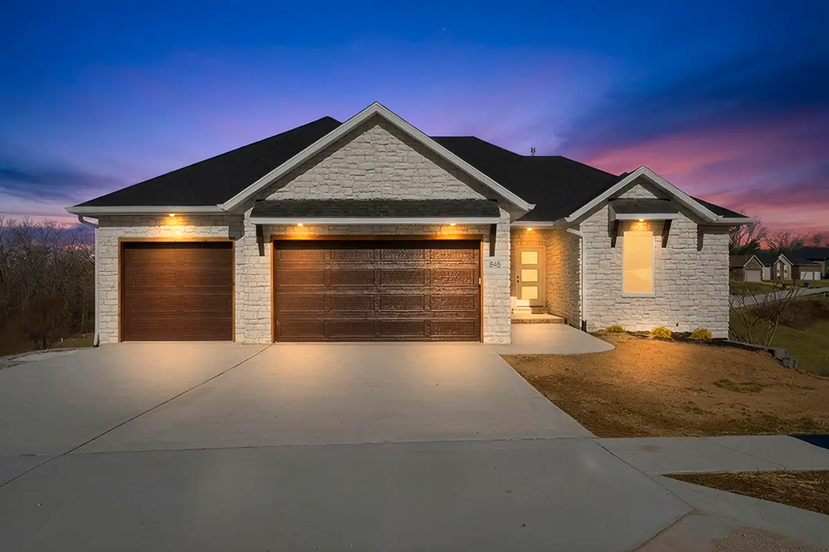 845 S Black Sands Avenue, Nixa, MO 65714 - #1