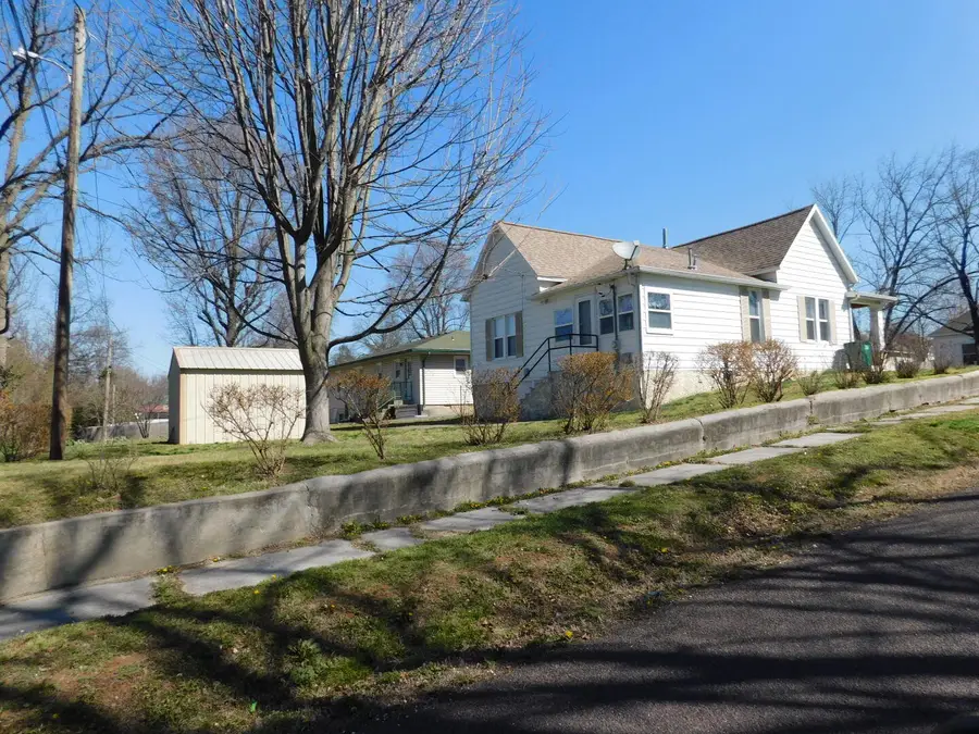 300 N Lincoln Avenue, Monett, MO 65708 - #2