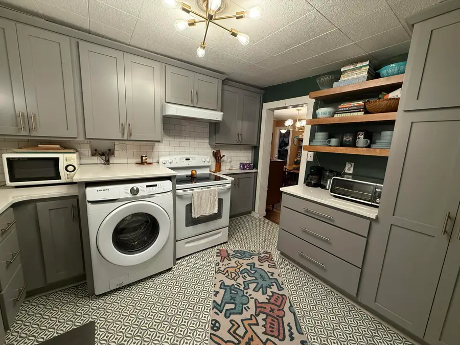 2160 N Kellett Avenue, Springfield, MO 65803 - #2