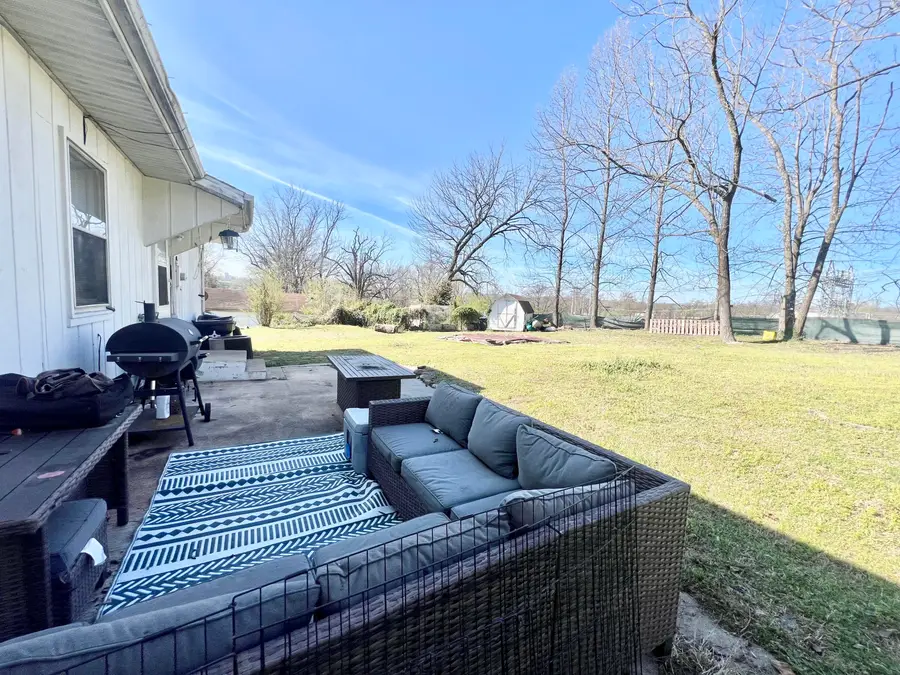 915 Jefferson Avenue, West Plains, MO 65775 - #2