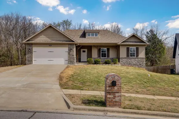 3098 S Suburban Avenue, Springfield, MO 65807