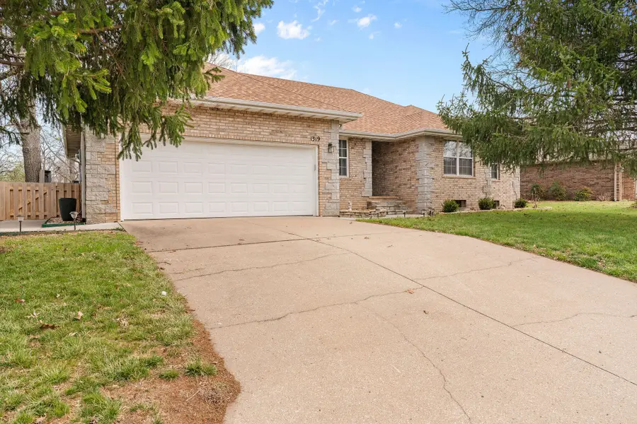 1319 Woodcastle Road, Nixa, MO 65714 - #3