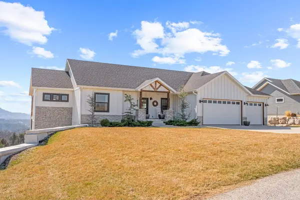 454 Silver Sunset Lane, Kimberling City, MO 65686
