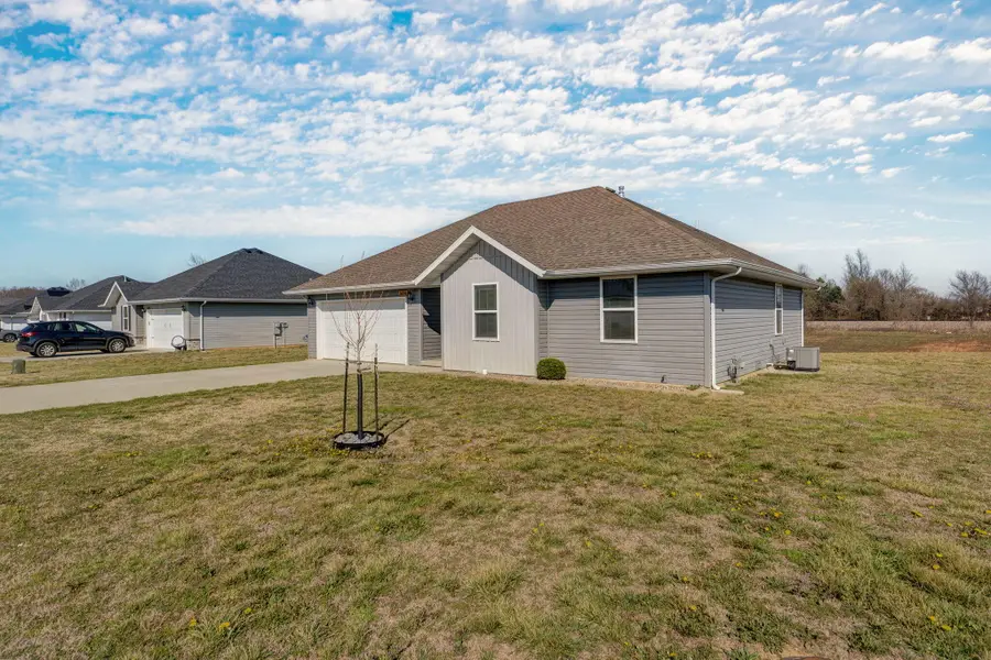 500 Ethan Avenue, Republic, MO 65738 - #2