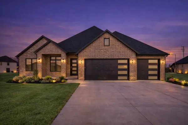 1999 N Alysheba Court, Springfield, MO 65802