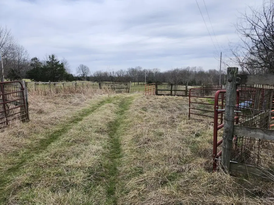 000 N Highway E, Hartville, MO 65667 - #2