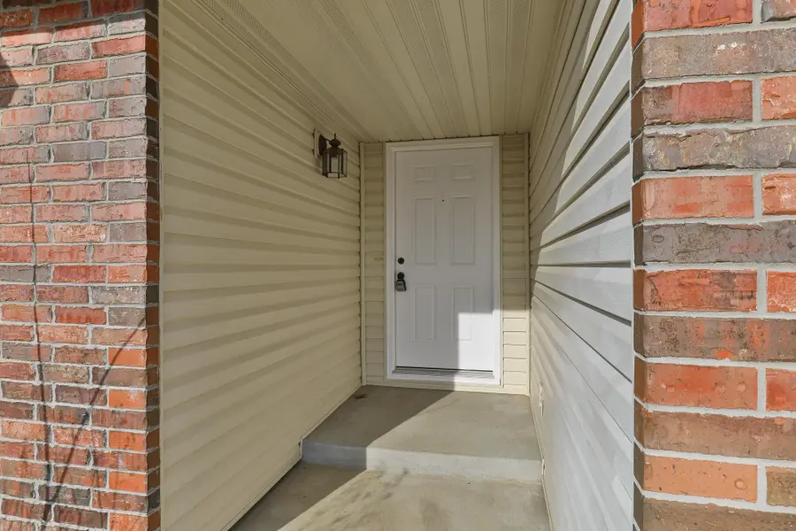 431 S Elgin Avenue, Bolivar, MO 65613 - #3