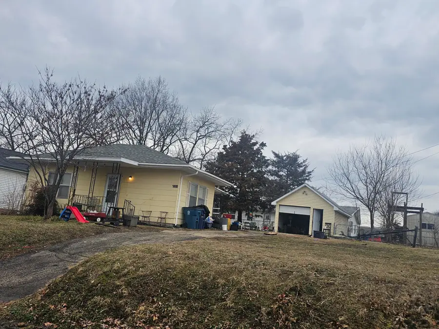 2123 Trenton Street, Joplin, MO 64801 - #2