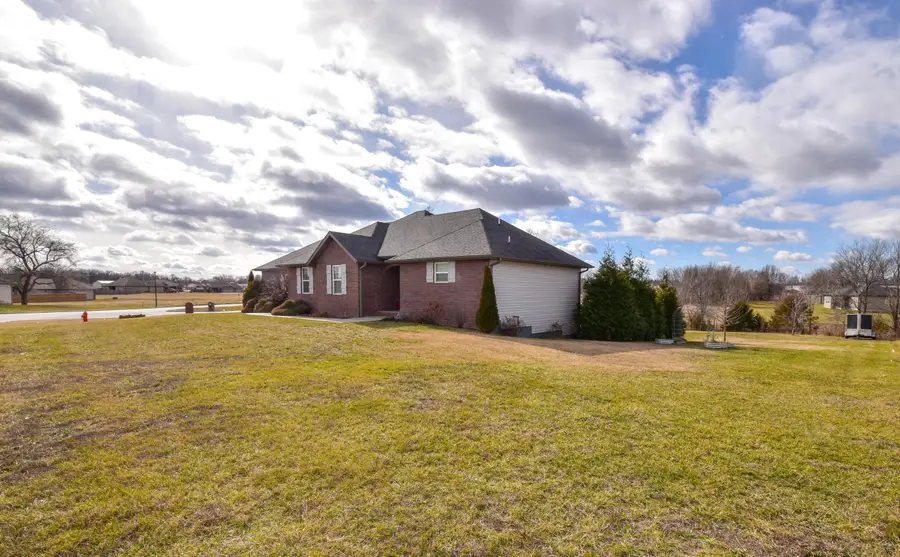 519 N Elm Avenue, Clever, MO 65631 - #3