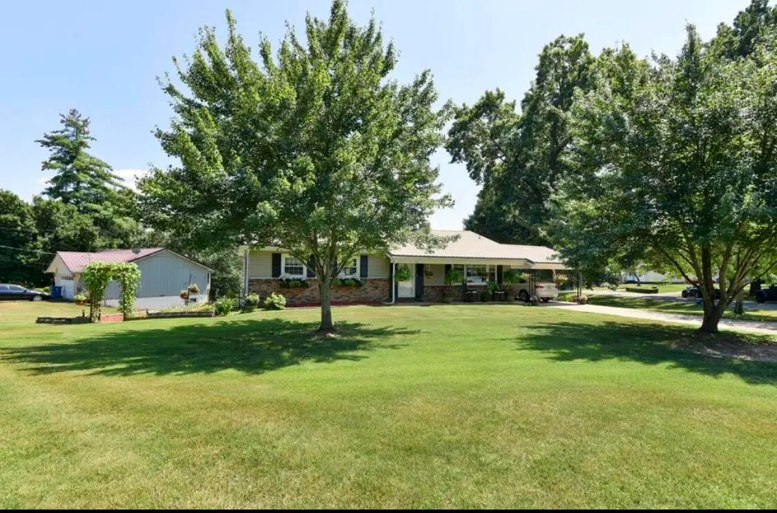 615 Main Street, Crane, MO 65633 - #1