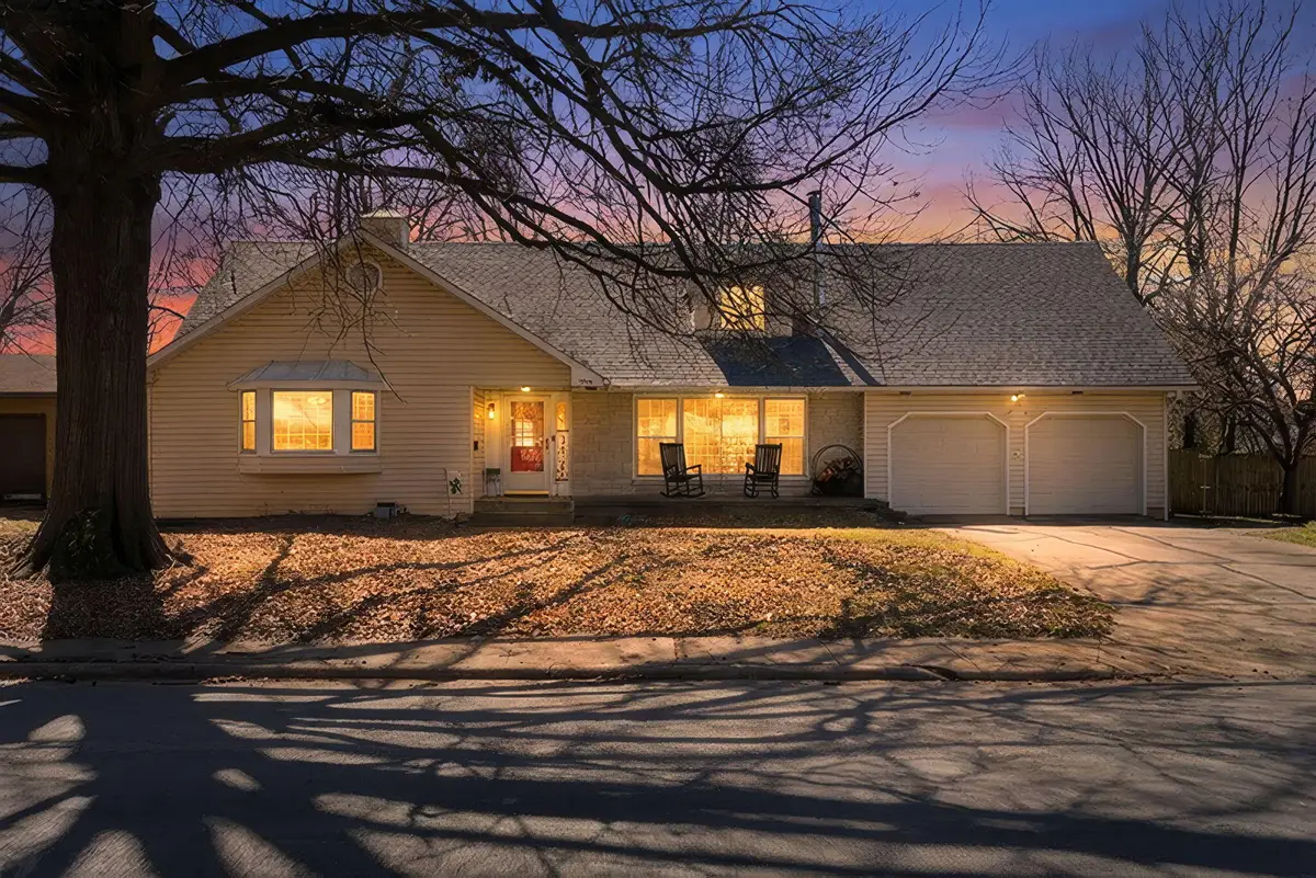 1514 W Broadmoor Street, Springfield, MO 65807 - #1