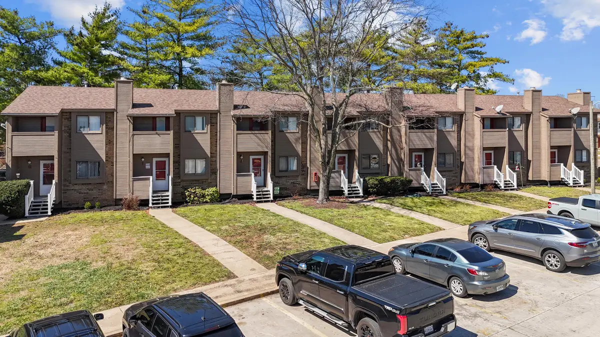 1707 E Walnut Lawn Street, Springfield, MO 65804 - #1