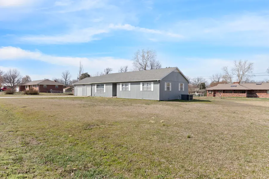4021 E 15th Place, Joplin, MO 64801 - #3