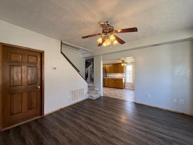 209 S Gilmore Avenue, Miller, MO 65707 - #2