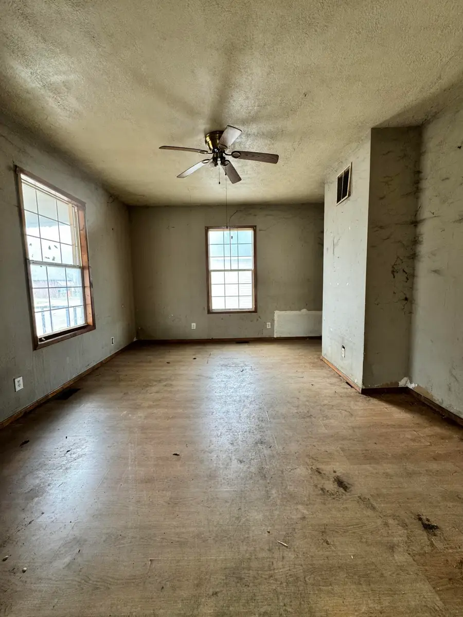 626 W Division Street, Springfield, MO 65803 - #2