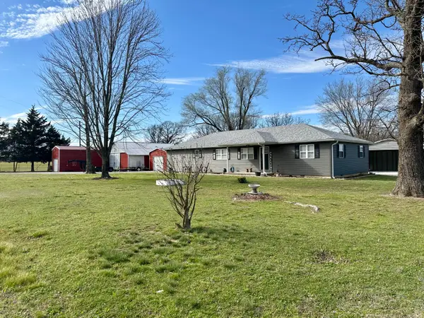 4097 S 110th Road, Bolivar, MO 65613